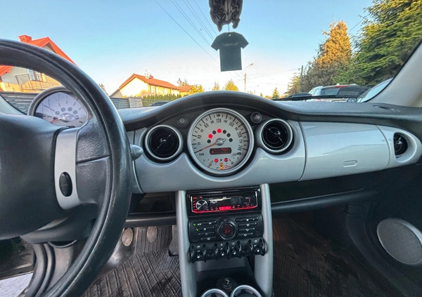 MINI Cooper cena 10000 przebieg: 180000, rok produkcji 2002 z Starachowice małe 137
